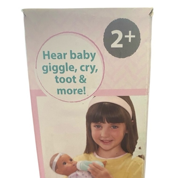 NWT-PERFECTLY CUTE-CUDDLE & CARE BABY DOLL-GIGGLES, CRY, TOOTS AND MORE-AGES 2+ - Picture 7 of 8